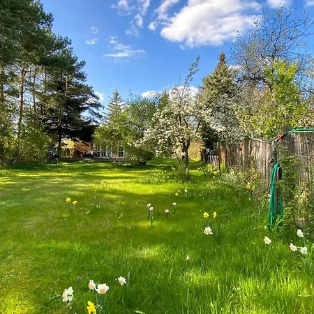 بيت للعطل Holiday Home With Garden On Lake Jabel *
